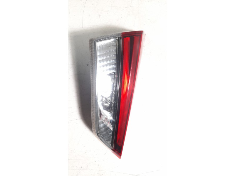 Recambio de piloto trasero izquierdo interior para toyota auris 1.4 turbodiesel cat referencia OEM IAM 8159102850  