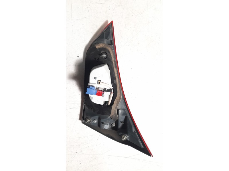Recambio de piloto trasero izquierdo interior para toyota auris 1.4 turbodiesel cat referencia OEM IAM 8159102850  