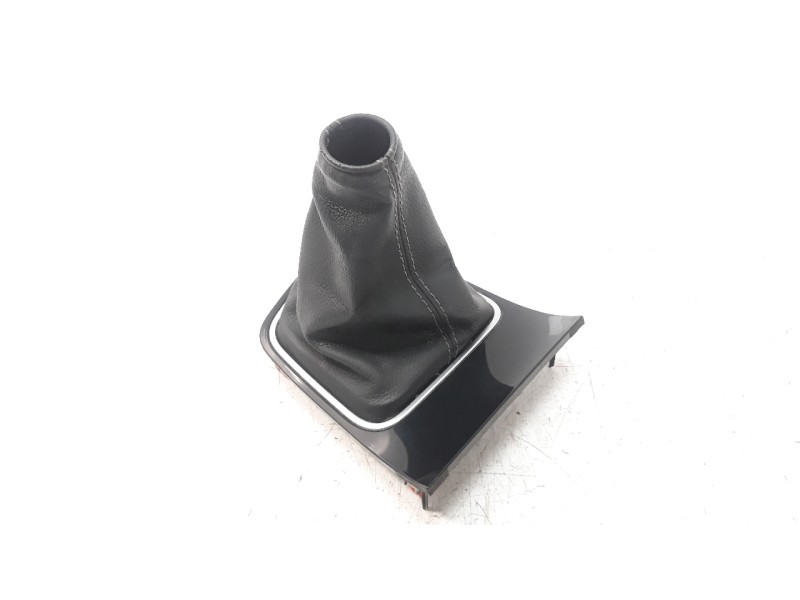 Recambio de pomo palanca cambio para toyota auris 1.4 turbodiesel cat referencia OEM IAM 5884302840  