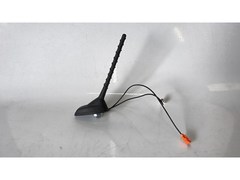Recambio de antena para peugeot 308 referencia OEM IAM 9819668080  