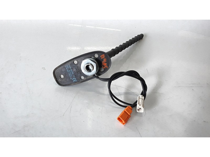Recambio de antena para peugeot 308 referencia OEM IAM 9819668080  