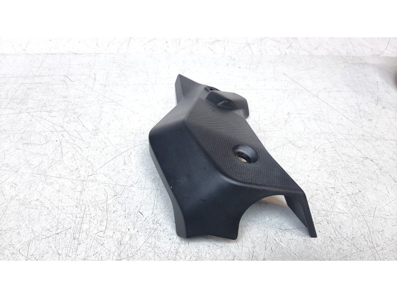 Recambio de moldura para bmw r 1200 r r 1200 r referencia OEM IAM 46638534268  