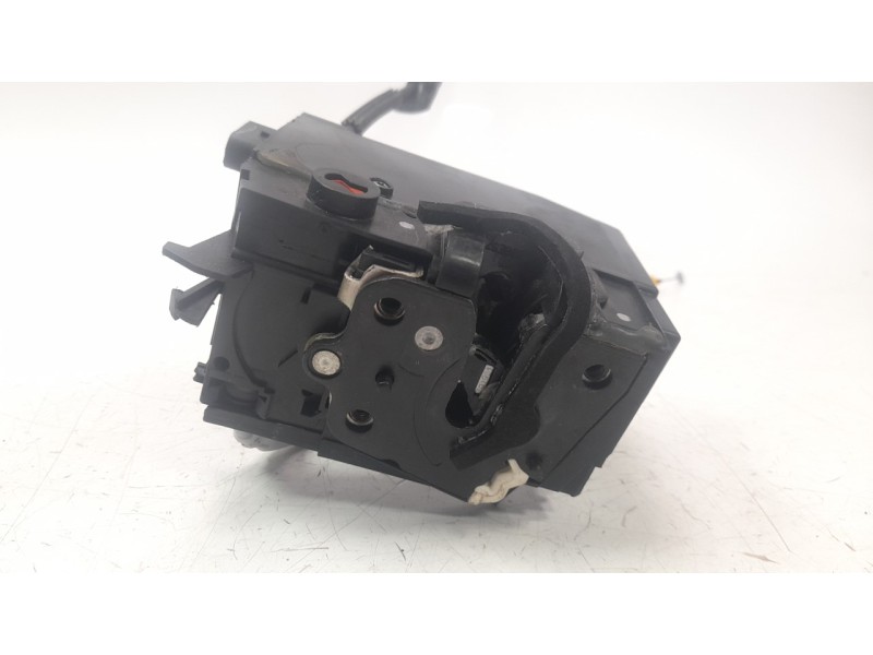 Recambio de cerradura puerta trasera derecha para peugeot 308 referencia OEM IAM 9826110980  