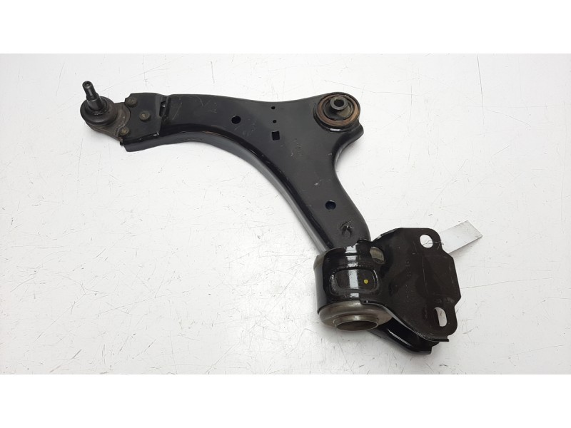 Recambio de brazo suspension inferior delantero izquierdo para land rover freelander (lr2) 2.2 td4 cat referencia OEM IAM 6G9N3A