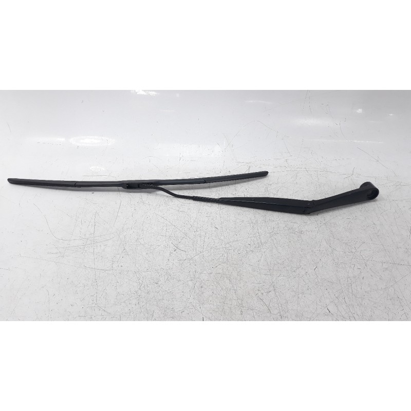 Recambio de brazo limpia delantero derecho para kia stonic (ybcuv) 1.0 tgdi cat referencia OEM IAM 98321H8000  