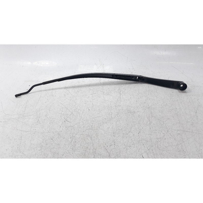 Recambio de brazo limpia delantero izquierdo para kia stonic (ybcuv) 1.0 tgdi cat referencia OEM IAM 98311H8000  
