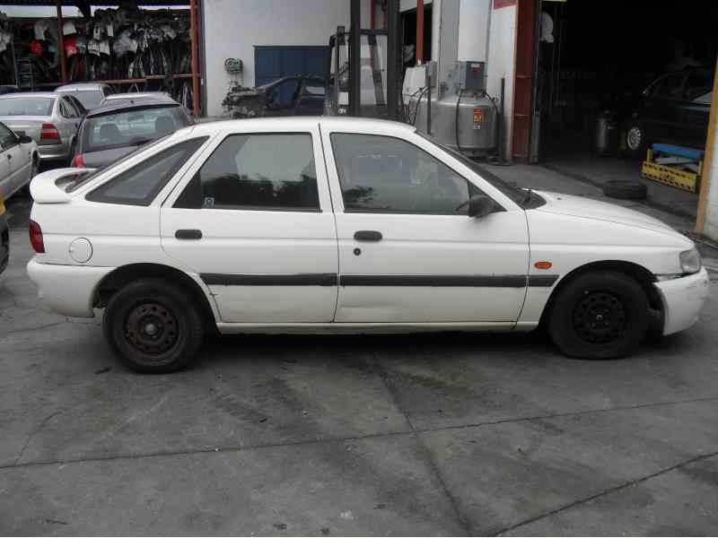 ford escort berlina/turnier del año 1996