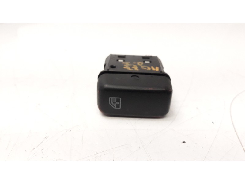 Recambio de mando elevalunas delantero derecho para aixam uv/51/af0a s9 referencia OEM IAM 3230105A  