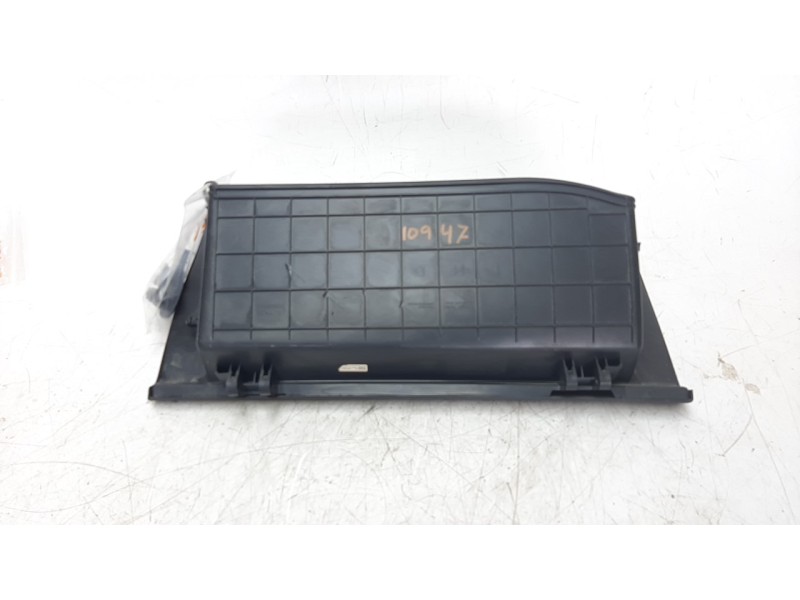 Recambio de guantera para kia niro referencia OEM IAM 84510G5010  
