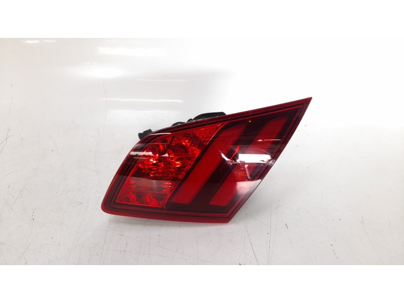 Recambio de piloto trasero derecho interior para peugeot 308 referencia OEM IAM 9677818280 103F17461772 