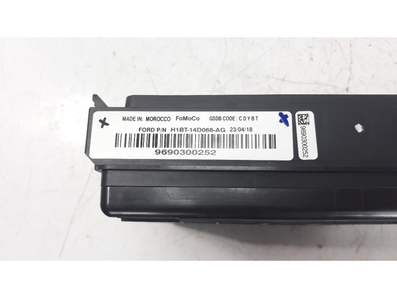 Recambio de caja reles / fusibles para ford fiesta (ce1) 1.0 ecoboost cat referencia OEM IAM H1BT14D068AG  