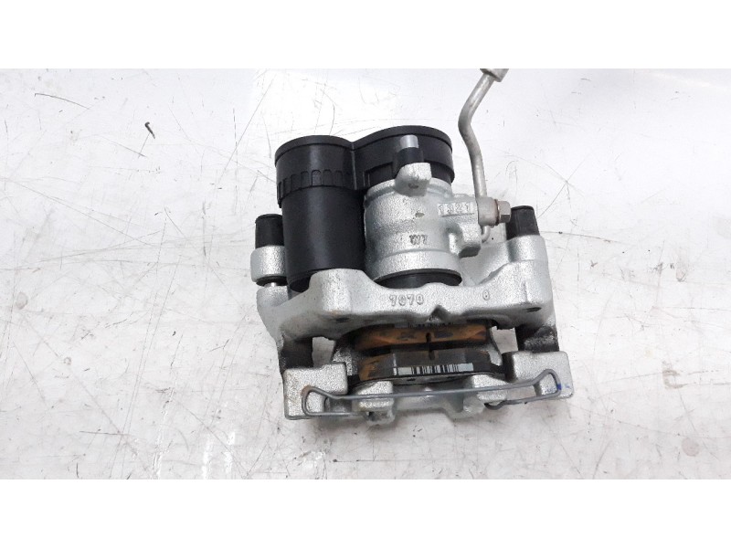 Recambio de pinza de freno trasera derecha para mazda 3 berlina (bp) referencia OEM IAM BCKA26980B  