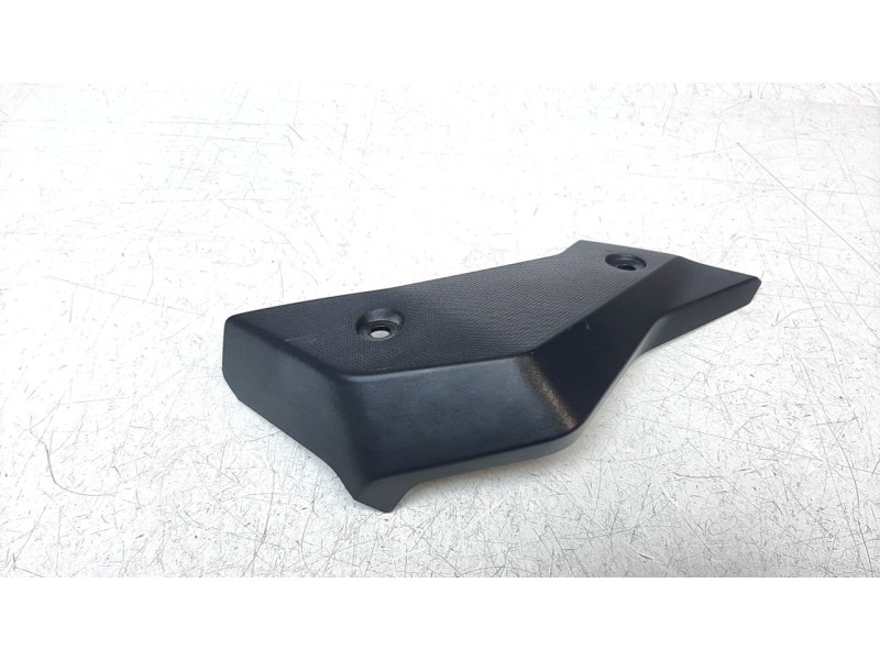 Recambio de moldura para bmw r 1200 r r 1200 r referencia OEM IAM 46638534267  