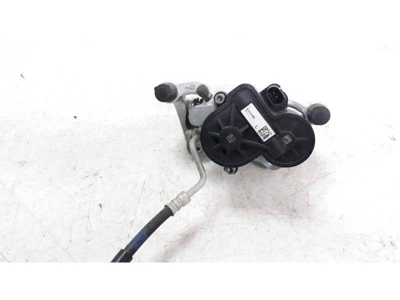 Recambio de pinza de freno trasera izquierda para mazda 3 berlina (bp) referencia OEM IAM BCKA26990B  