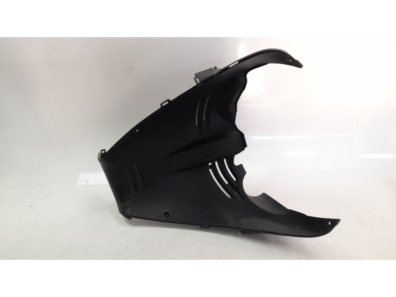 Recambio de moldura para honda pcx 125 referencia OEM IAM 64521K35V000  
