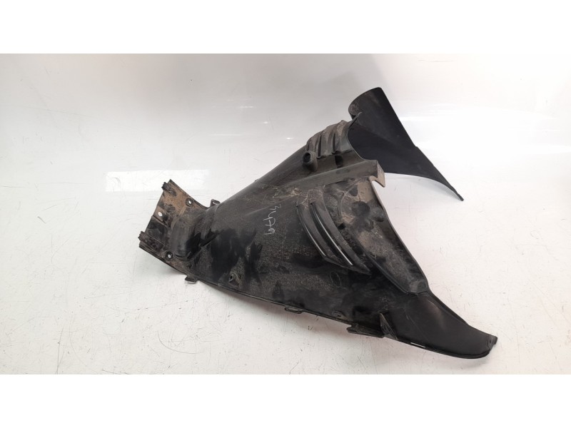 Recambio de moldura para honda pcx 125 referencia OEM IAM 64521K35V000  