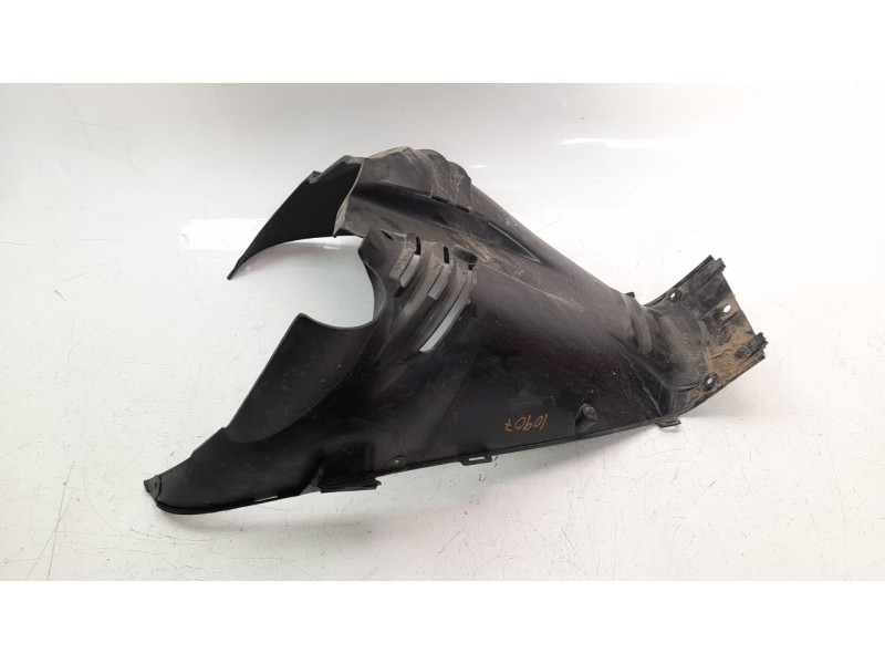 Recambio de moldura para honda pcx 125 referencia OEM IAM 64521K35V000  