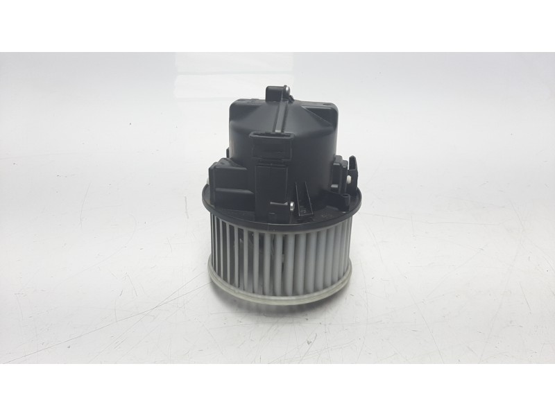 Recambio de ventilador calefaccion para land rover freelander (lr2) 2.2 td4 cat referencia OEM IAM LR002630 34184 VHF110018HQ