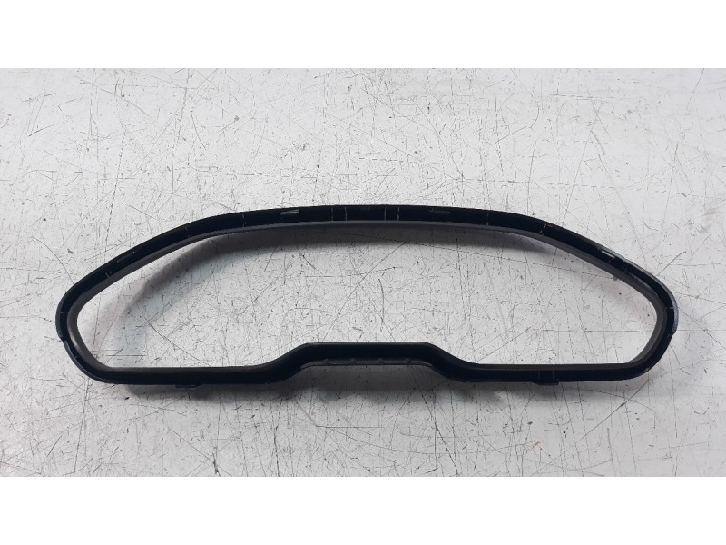 Recambio de moldura para peugeot 208 1.2 12v vti referencia OEM IAM 9673859177  