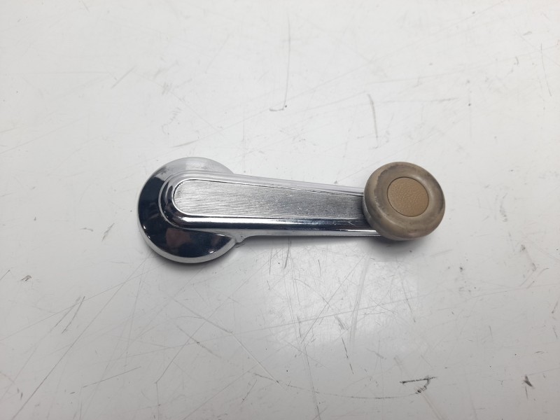 Recambio de maneta elevalunas delantera derecha para nissan vanette (c 220) 2.0 diesel referencia OEM IAM 581112  