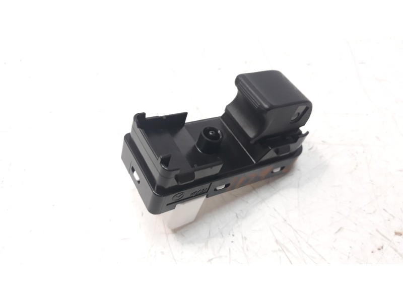 Recambio de mando elevalunas delantero derecho para mazda 2 lim. () 1.5 16v cat referencia OEM IAM D09H66370  
