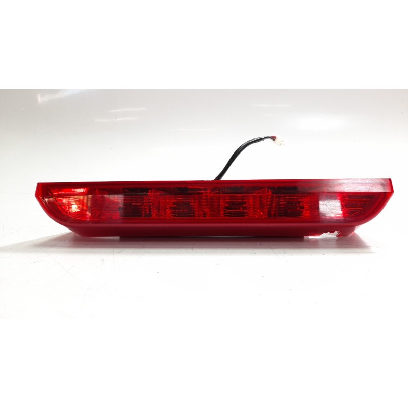 Recambio de luz central de freno para kia stonic (ybcuv) 1.0 tgdi cat referencia OEM IAM 92700H8400  