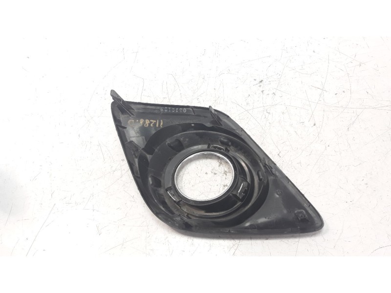Recambio de rejilla paragolpes derecha para toyota hilux (kun) referencia OEM IAM 520300K010  