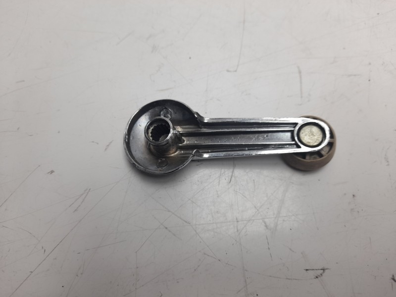 Recambio de maneta elevalunas delantera derecha para nissan vanette (c 220) 2.0 diesel referencia OEM IAM 581112  