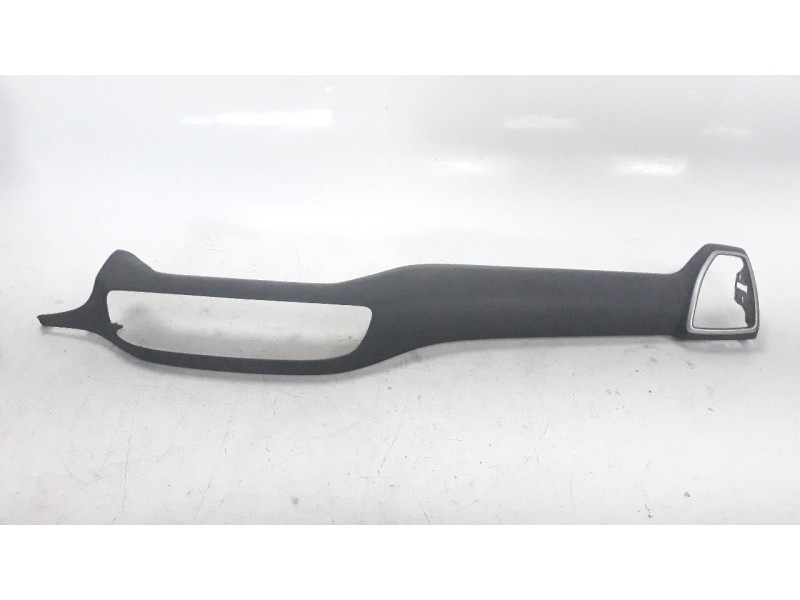 Recambio de moldura para hyundai tucson 1.6 cat referencia OEM IAM 84795D7AA0  