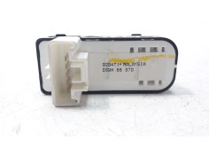 Recambio de mando elevalunas delantero derecho para mazda 2 lim. () 1.5 16v cat referencia OEM IAM D09H66370   2