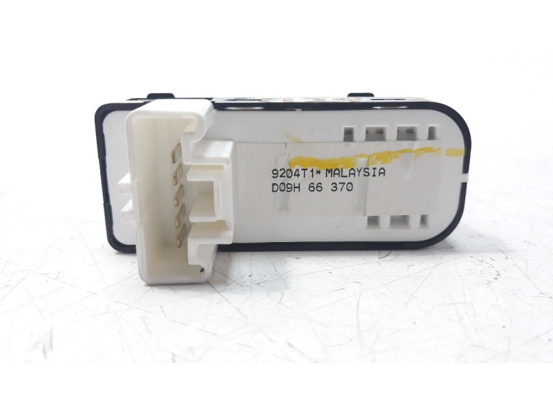 Recambio de mando elevalunas delantero derecho para mazda 2 lim. () 1.5 16v cat referencia OEM IAM D09H66370  