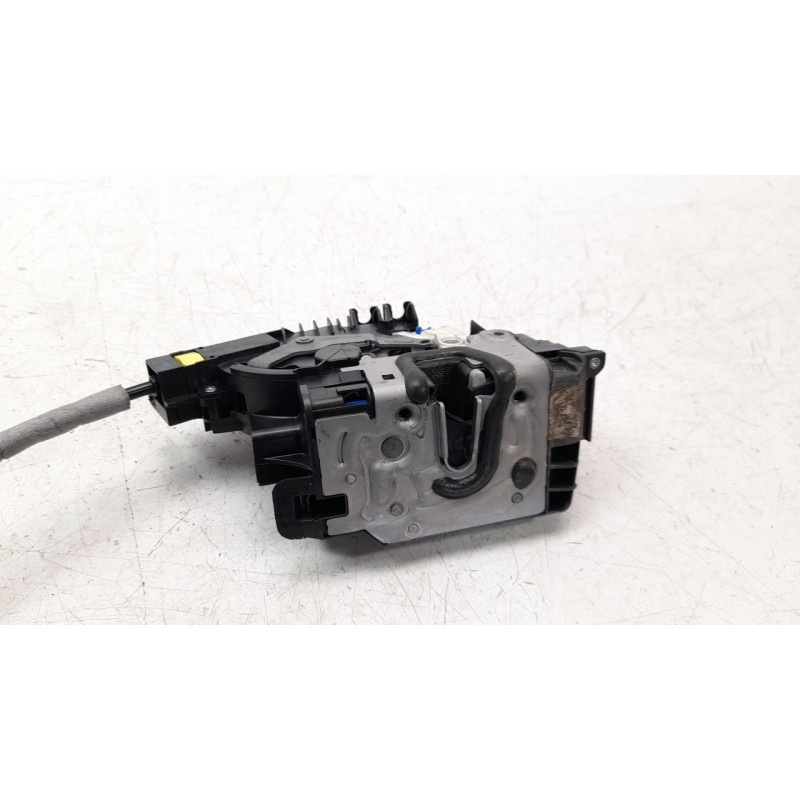 Recambio de cerradura puerta delantera derecha para mercedes-benz clase c (w205) familiar 2.1 cdi cat referencia OEM IAM 0997206