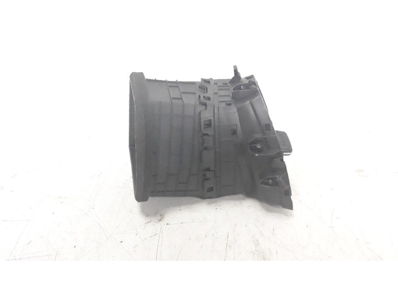 Recambio de rejilla aireadora para hyundai tucson 1.6 cat referencia OEM IAM 97490D7AA  