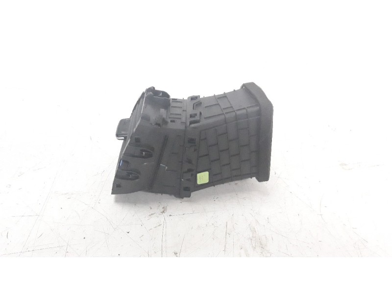 Recambio de rejilla aireadora para hyundai tucson 1.6 cat referencia OEM IAM 97490D7AA  