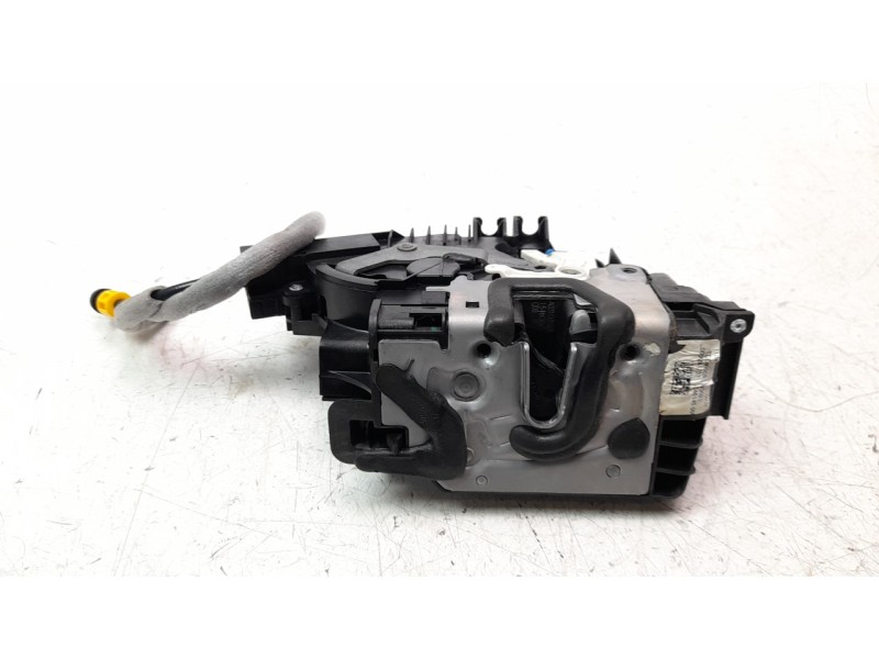 Recambio de cerradura puerta trasera derecha para mercedes-benz clase c (w205) familiar 2.1 cdi cat referencia OEM IAM A22200640