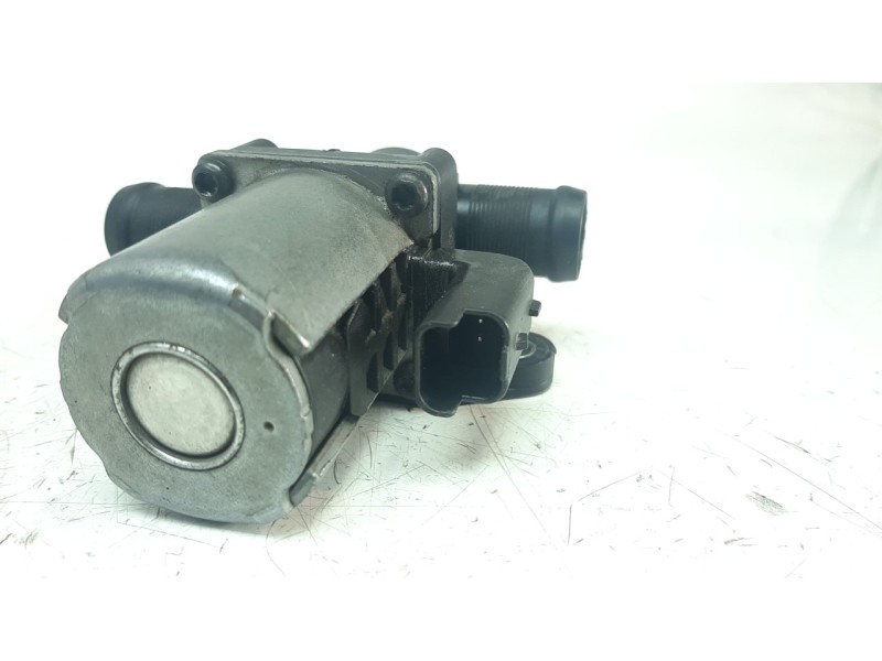 Recambio de bomba agua para renault megane iv grandtour referencia OEM IAM 212309316R  