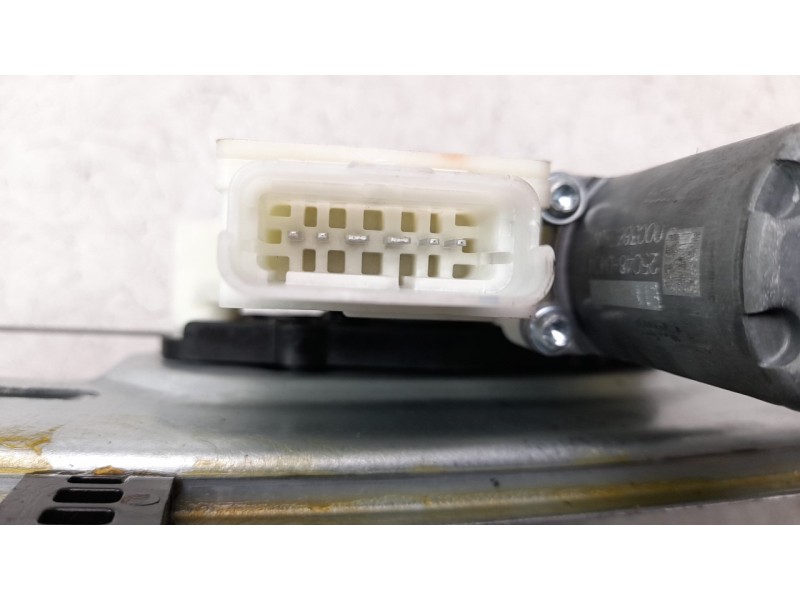 Recambio de elevalunas delantero derecho para nissan qashqai (j11) tekna referencia OEM IAM 80700HV00C  