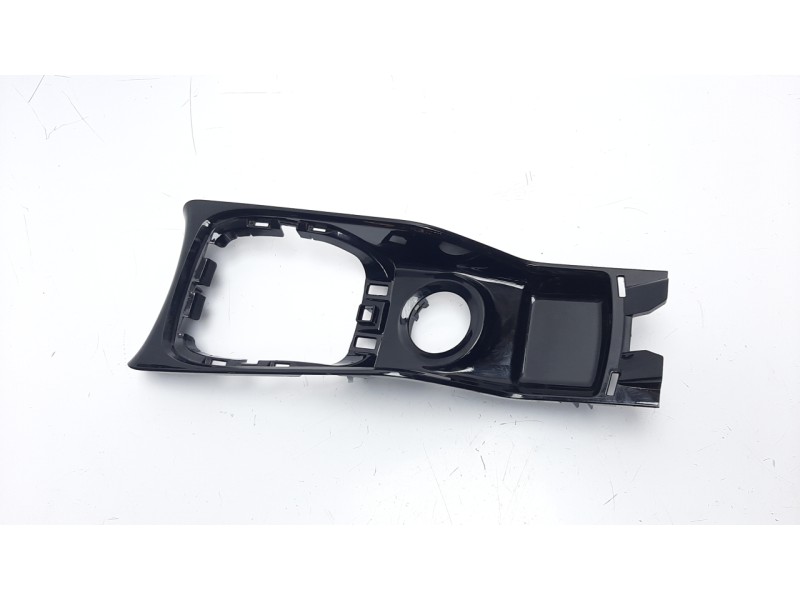 Recambio de moldura para peugeot 2008 (--.2013) 1.2 12v e-thp referencia OEM IAM 9677871877  