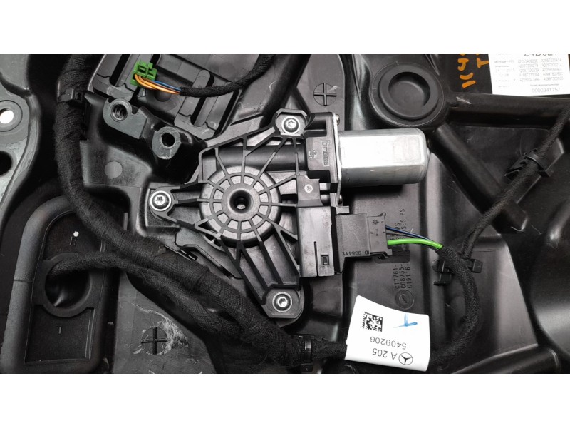Recambio de elevalunas trasero derecho para mercedes-benz clase c (w205) familiar 2.1 cdi cat referencia OEM IAM A2055409206  