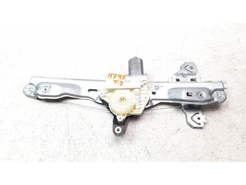 Recambio de elevalunas trasero izquierdo para nissan qashqai (j11) tekna referencia OEM IAM 82701HV00C  115241