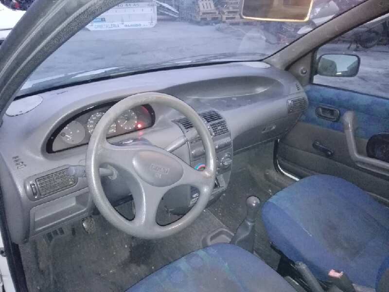 fiat punto berlina (176) del año 1997