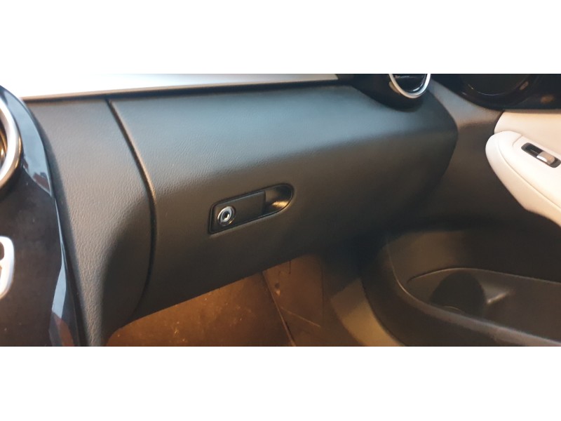 Recambio de guantera para mercedes-benz clase c (w205) familiar 2.1 cdi cat referencia OEM IAM 2056803405  