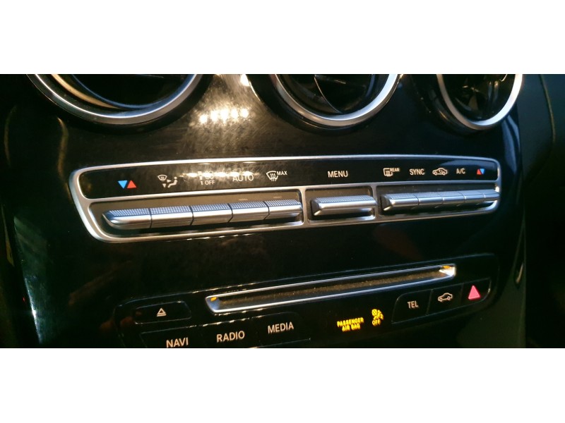 Recambio de mando climatizador para mercedes-benz clase c (w205) familiar 2.1 cdi cat referencia OEM IAM 2059054215  