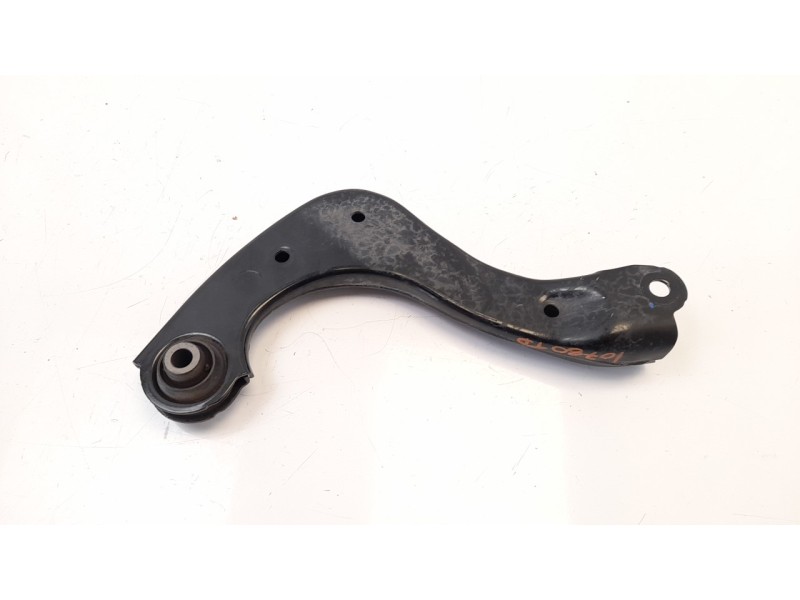Recambio de brazo suspension superior trasero derecho para toyota c-hr referencia OEM IAM 48770F4010  