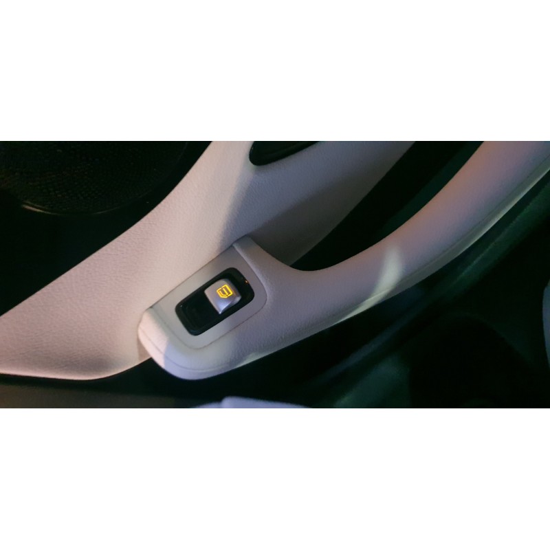 Recambio de mando elevalunas trasero derecho para mercedes-benz clase c (w205) familiar 2.1 cdi cat referencia OEM IAM 205905151