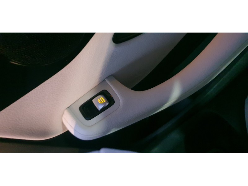 Recambio de mando elevalunas trasero derecho para mercedes-benz clase c (w205) familiar 2.1 cdi cat referencia OEM IAM 205905151