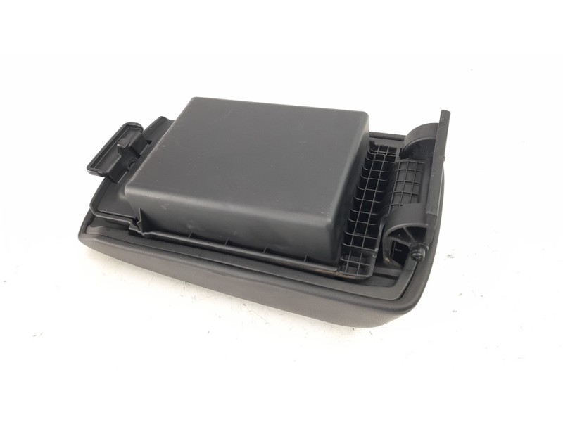 Recambio de apoyabrazos central para mazda 3 berlina (bk) 1.6 cd diesel cat referencia OEM IAM BP4K6445X  