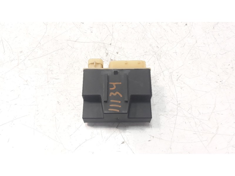 Recambio de caja precalentamiento para peugeot partner kombi 1.6 16v hdi referencia OEM IAM 9652021180  