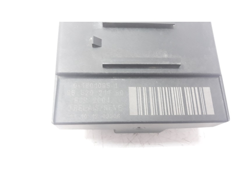 Recambio de caja precalentamiento para peugeot partner kombi 1.6 16v hdi referencia OEM IAM 9652021180  