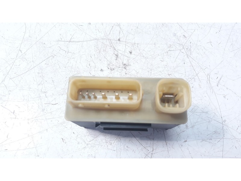 Recambio de caja precalentamiento para peugeot partner kombi 1.6 16v hdi referencia OEM IAM 9652021180  